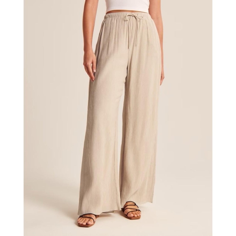 Abercrombie & Fitch Beige Crinkle Wide Leg Pull On Pants Size M/L